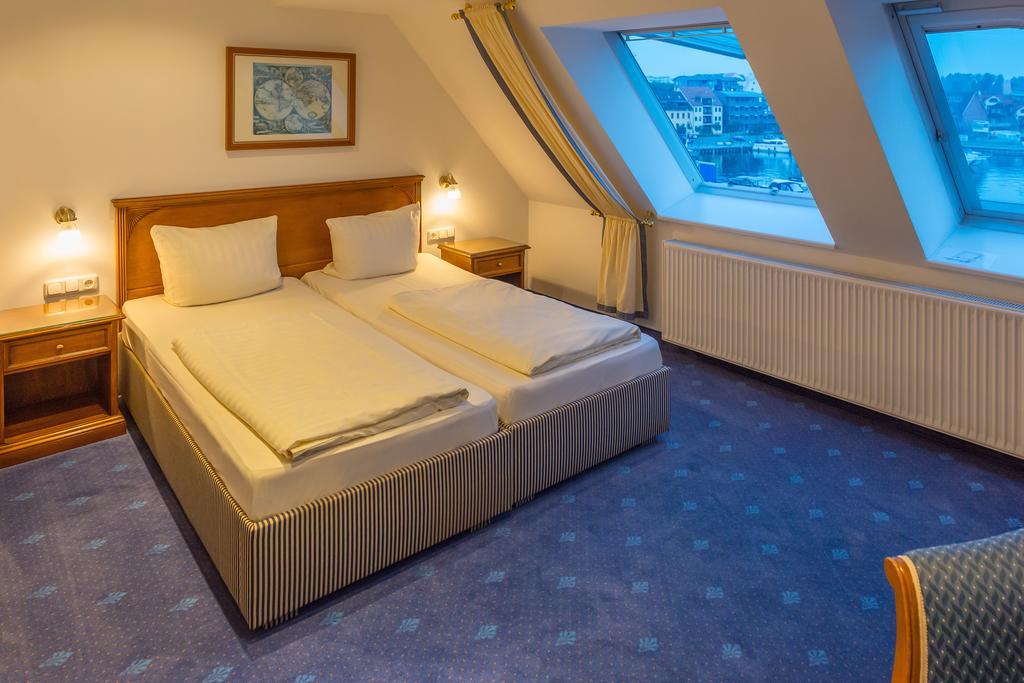 Hotel Am Yachthafen Waren  Exteriér fotografie