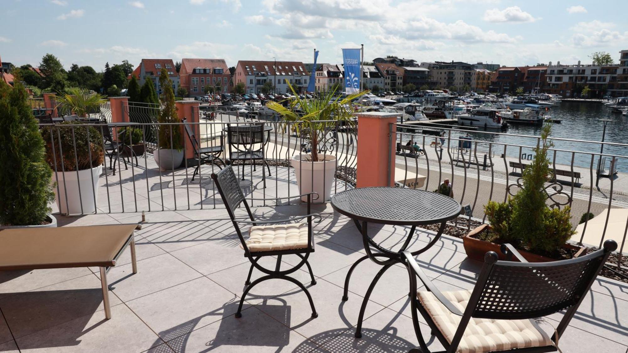 Hotel Am Yachthafen Waren  Exteriér fotografie